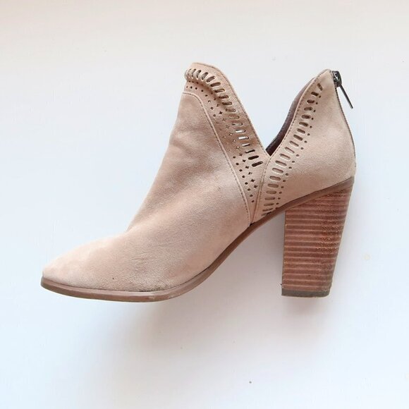 Vince Camuto Beige Suede Leather Block Heel Ankle Boots / Booties Size 9 - Picture 8 of 16